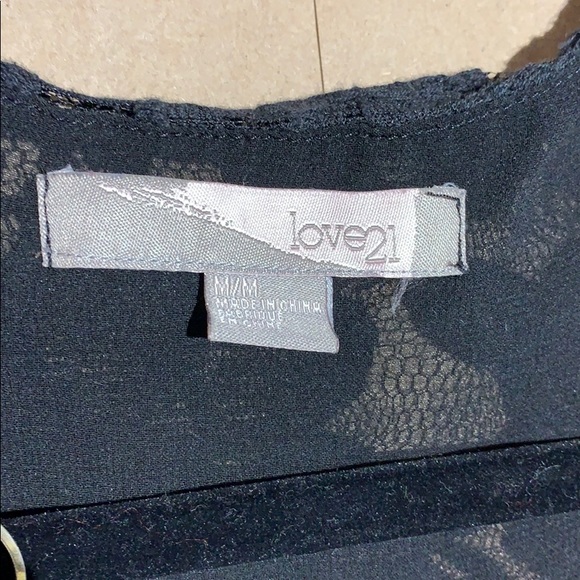 3/$10 🔆 Forever 21 Lace Cardigan (Lined) - Picture 6 of 7